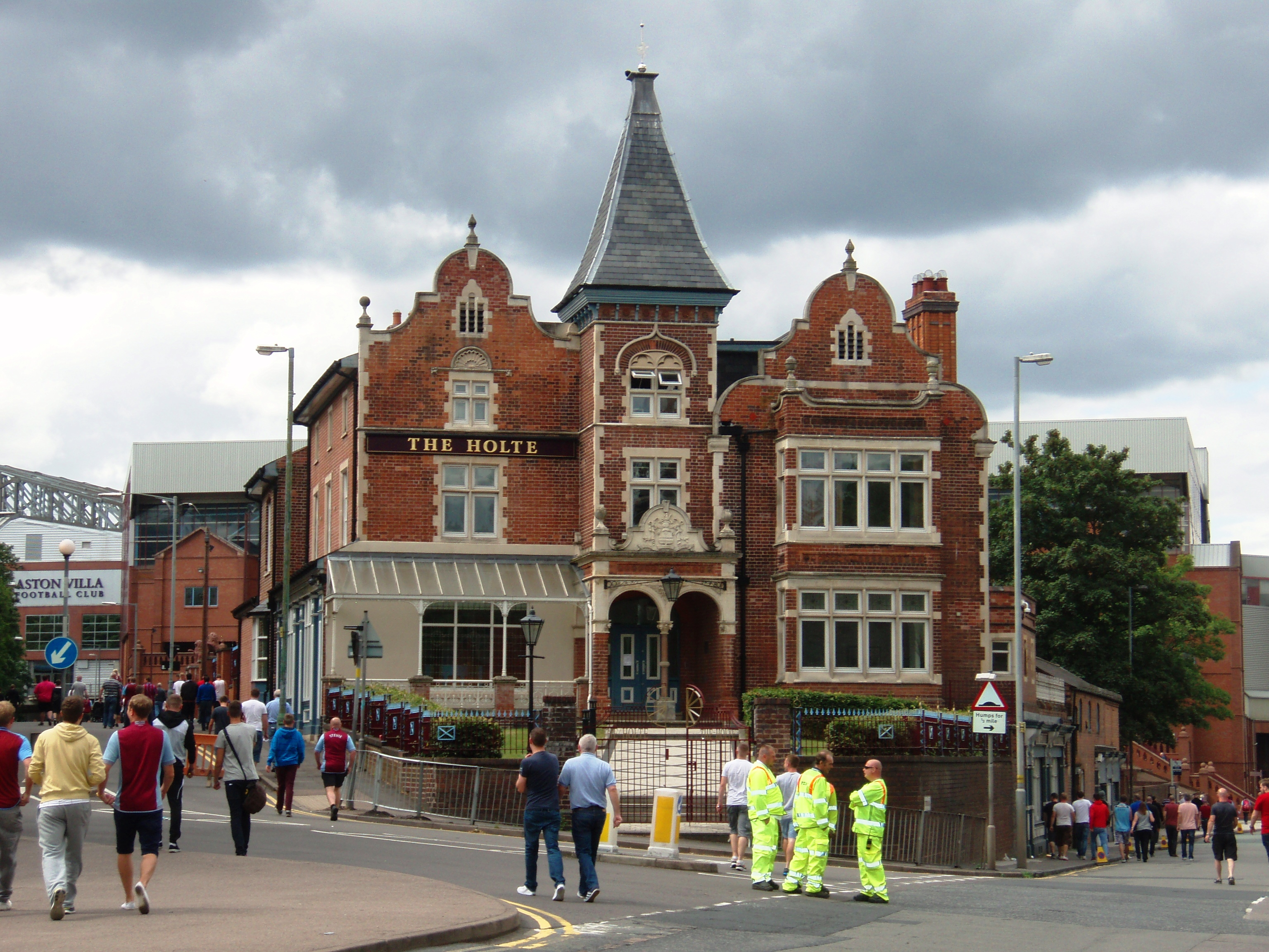 Holte Pub, Aston Villa